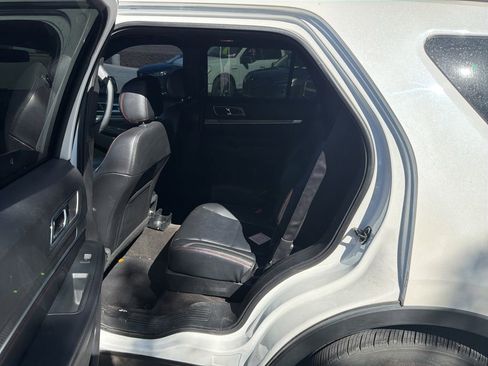 Used 2016 Ford Explorer Sport w/ Equipment Group 401A AWD/4WD image 8