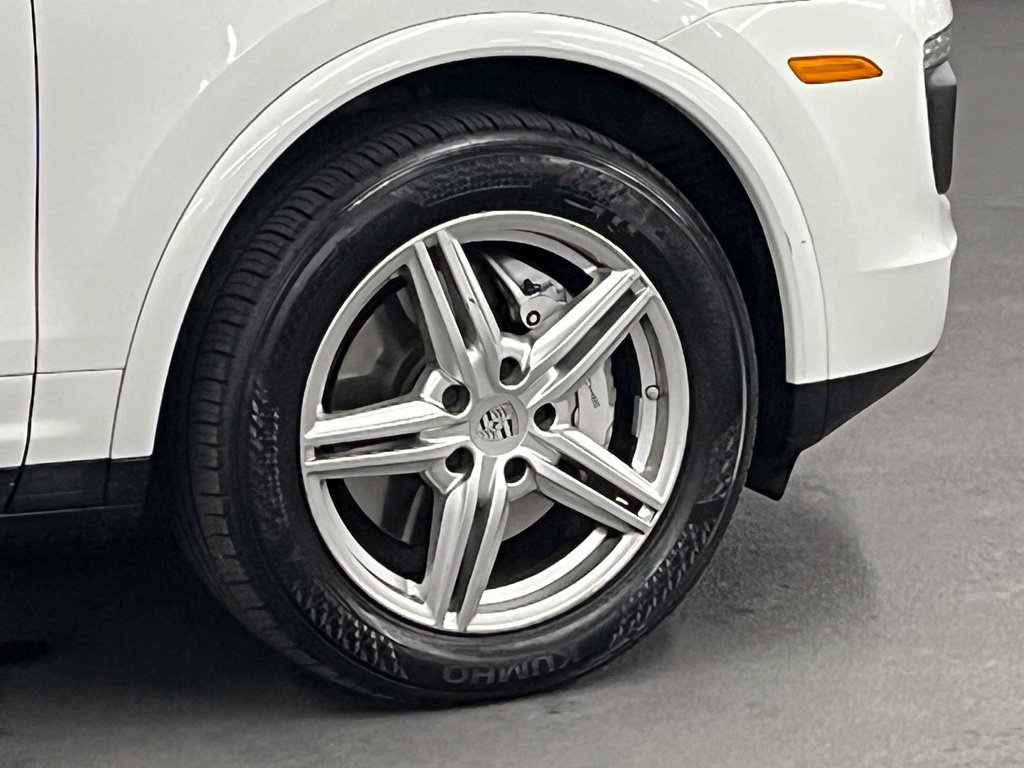 Used 2017 Porsche Cayenne S AWD/4WD image 37
