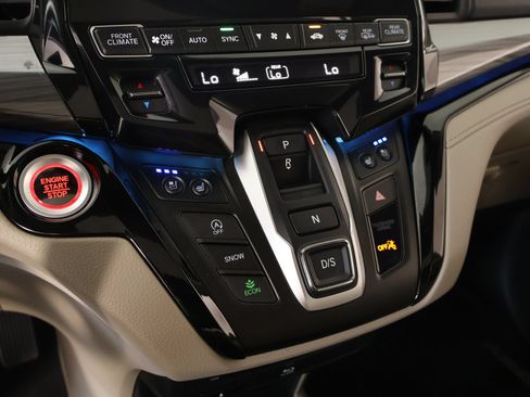 Used 2024 Honda Odyssey Elite image 8