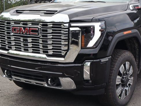New 2026 GMC Sierra 2500 Denali w/ Denali Reserve Package AWD/4WD image 4