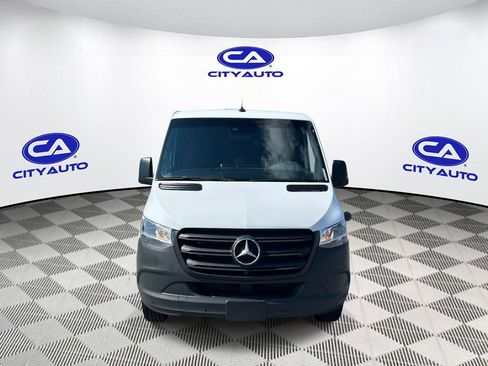 Used 2022 Mercedes-Benz Sprinter 1500 image 11