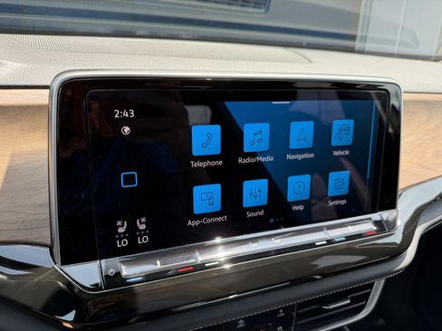 Certified 2025 Volkswagen Atlas SE w/ Panoramic Sunroof Package AWD/4WD image 18