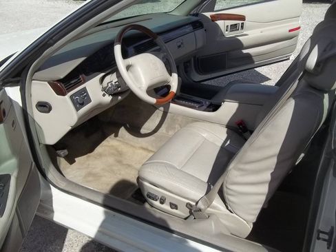 Used 2001 Cadillac Eldorado Touring FWD image 6