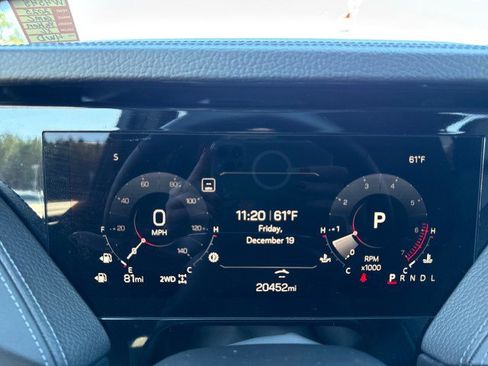 Used 2025 GMC Yukon XL Denali image 33