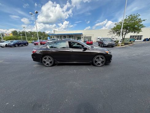 Used 2016 Honda Accord Sport image 2