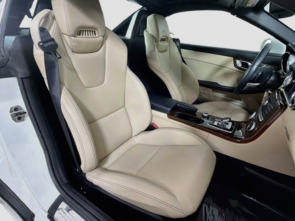Used 2020 Mercedes-Benz SLC 300 w/ Premium Package image 25