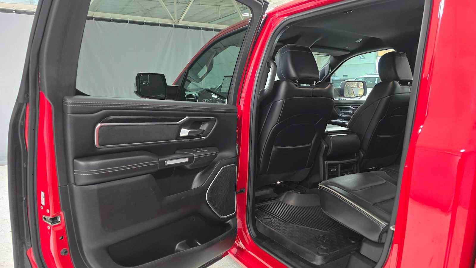 Used 2023 RAM 1500 Laramie AWD/4WD image 15