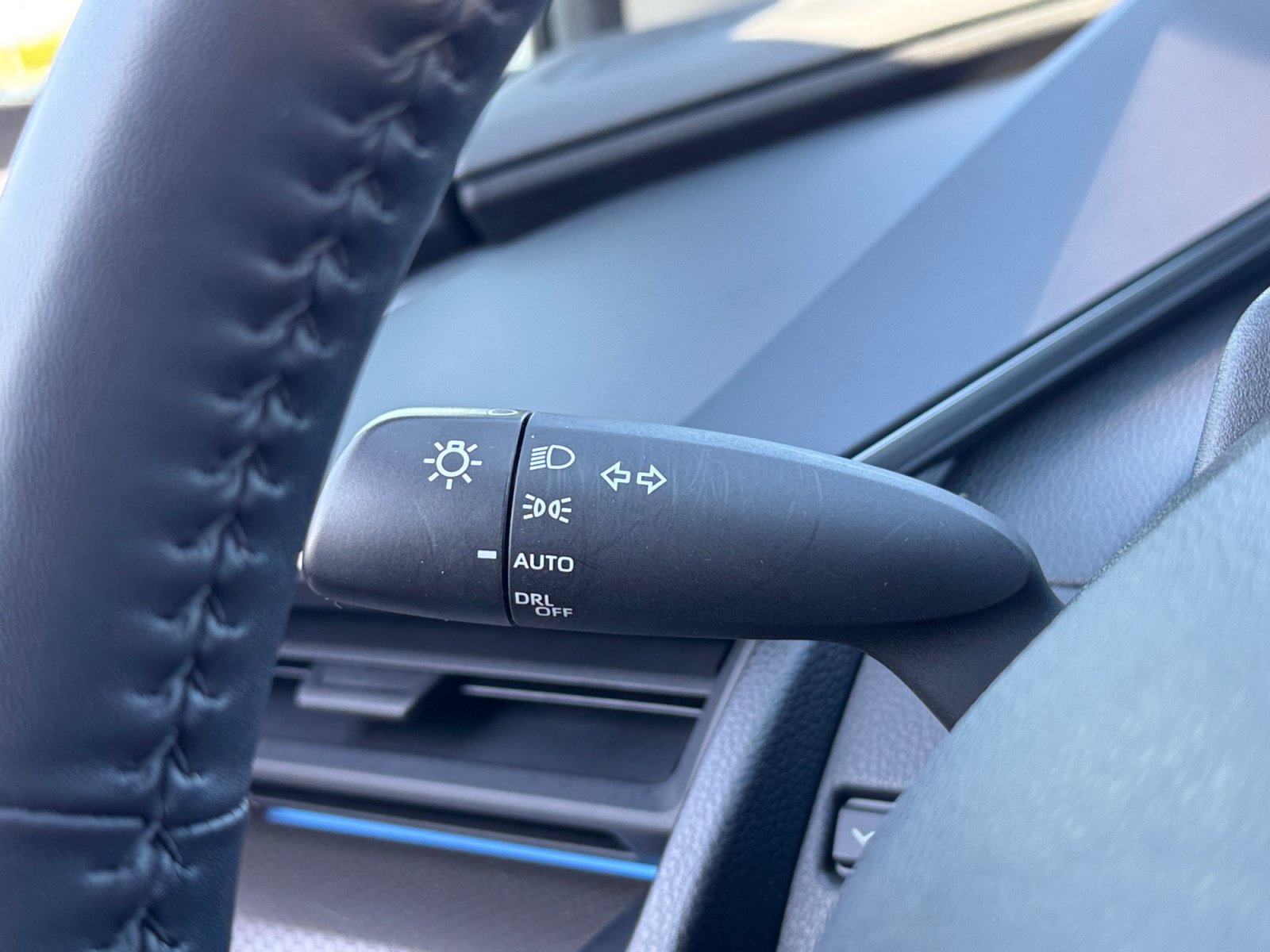 Used 2024 Toyota Prius XLE AWD/4WD image 20