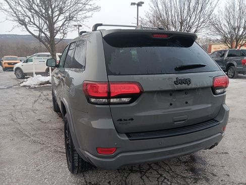 Used 2021 Jeep Grand Cherokee Laredo X image 9