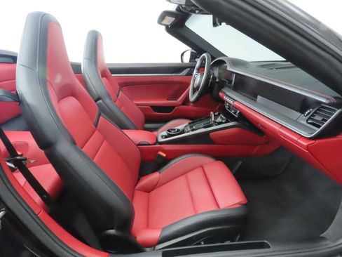 Used 2025 Porsche 911 Carrera image 28