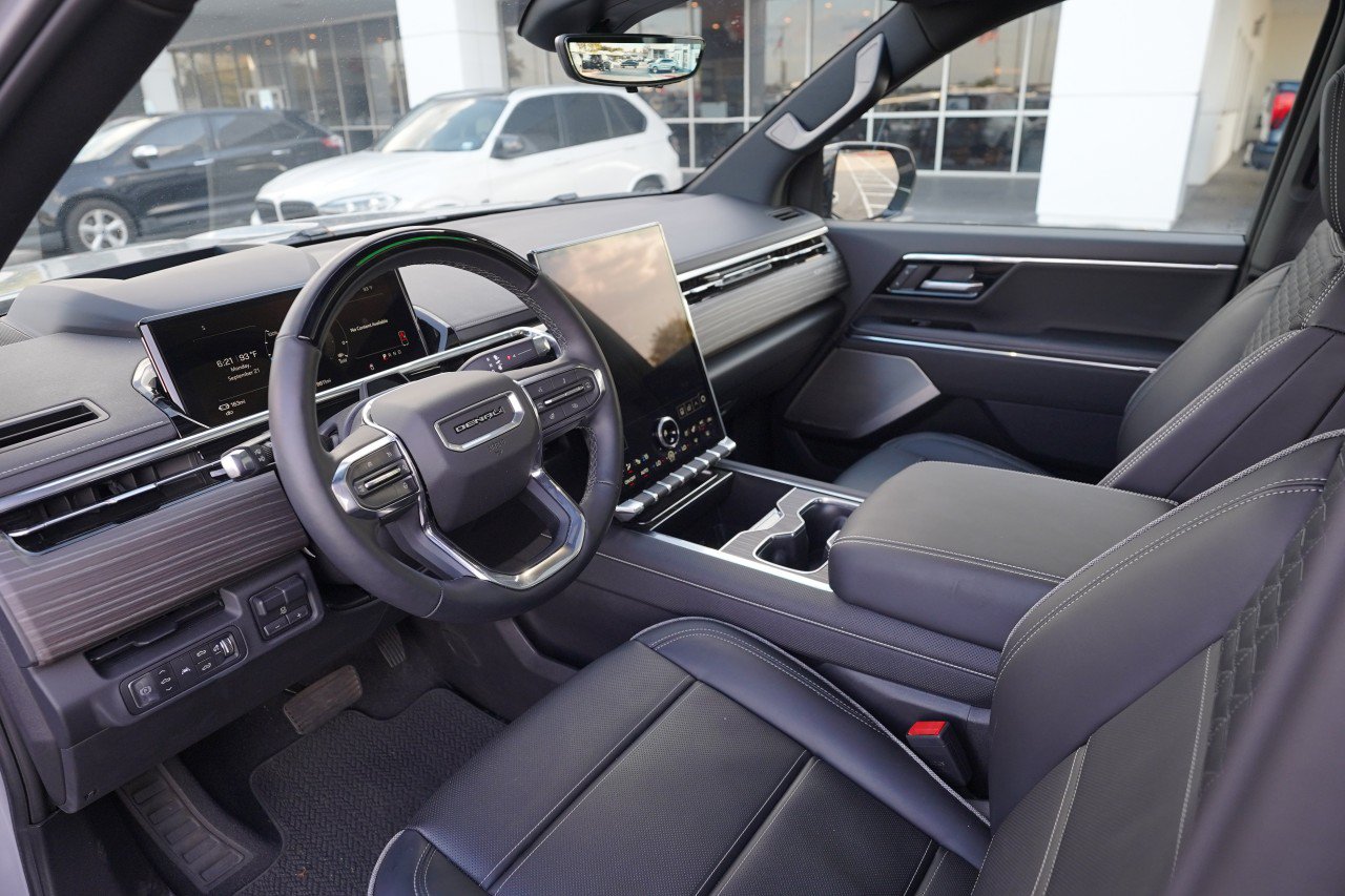 Certified 2025 GMC Sierra EV Denali AWD/4WD image 17