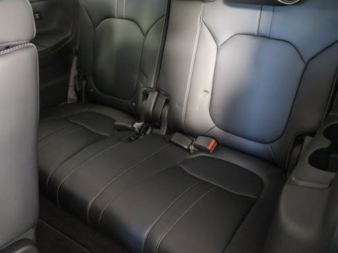 Used 2025 Honda Pilot Elite image 23