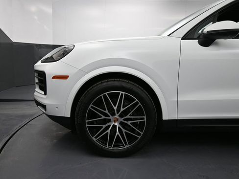 New 2026 Porsche Cayenne Base image 12