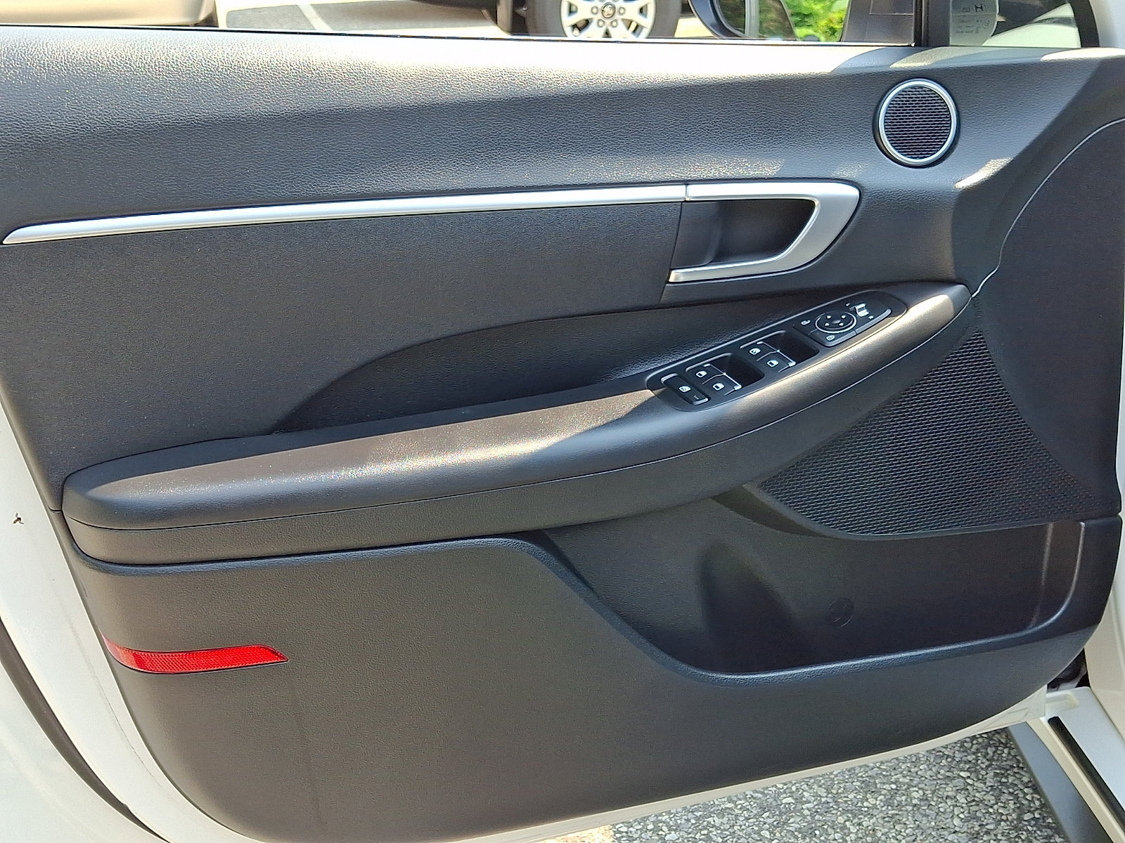 Used 2023 Hyundai Sonata SE w/ Preferred Accessory Package FWD image 13