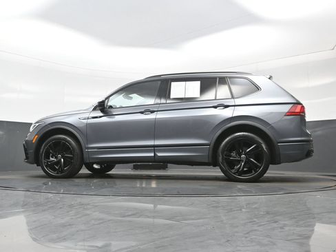 Used 2023 Volkswagen Tiguan SE R-Line AWD/4WD image 30