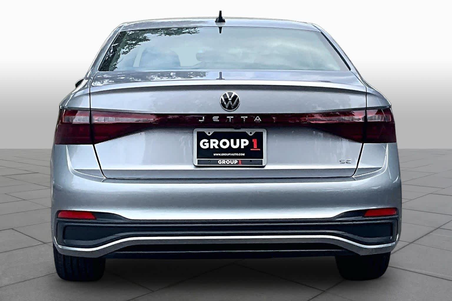 New 2027 Volkswagen Jetta SE FWD image 4