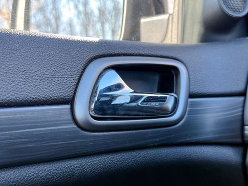 Used 2019 Jeep Grand Cherokee Laredo image 31