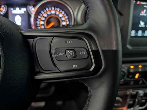 Used 2022 Jeep Wrangler Unlimited Sport image 15