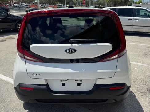 Used 2020 Kia Soul LX image 6