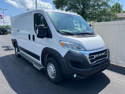 Used 2025 RAM ProMaster 2500 w/ U-Haul Equipment Group FWD image 2