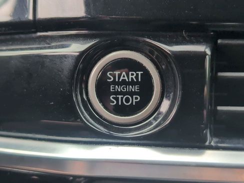 Used 2022 Nissan Pathfinder SV FWD image 27
