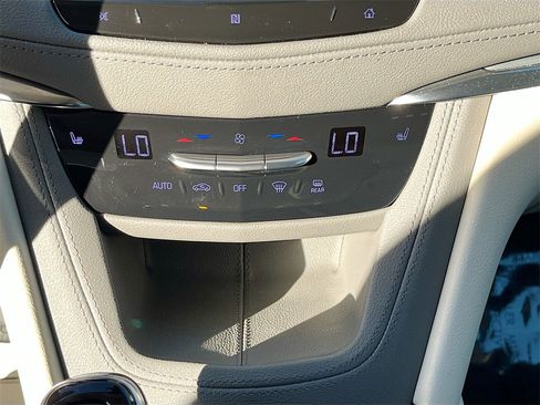 Used 2020 Cadillac XT5 Premium Luxury w/ LPO, Floor Liner Package image 15