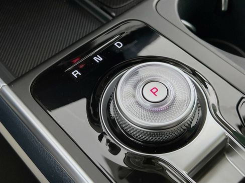 New 2026 Kia Carnival SX w/ SX Dark Edition Package FWD image 12