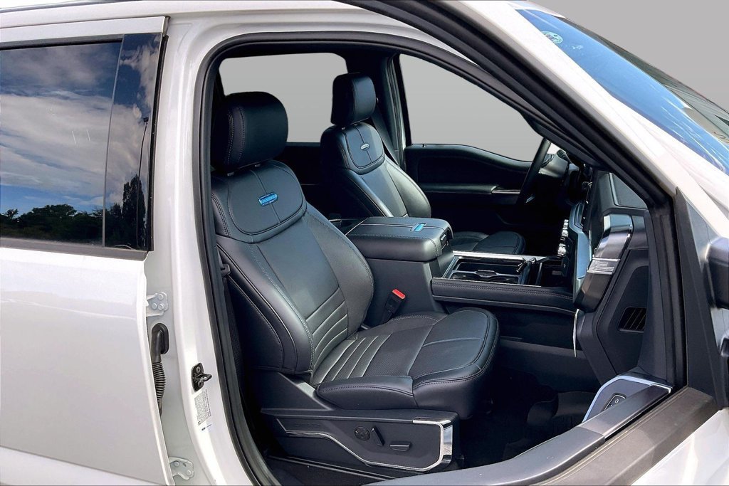 New 2026 Ford F450 Platinum w/ FX4 Off-Road Package AWD/4WD image 8