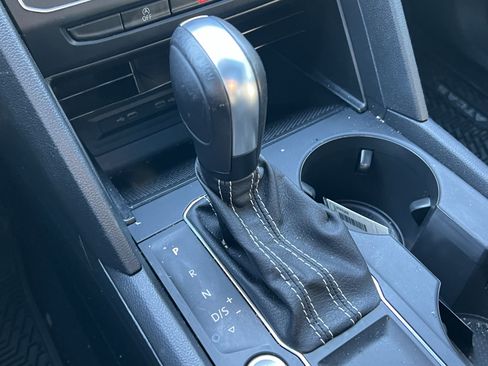 Used 2021 Volkswagen Atlas Cross Sport SE w/ Panoramic Sunroof Package image 26