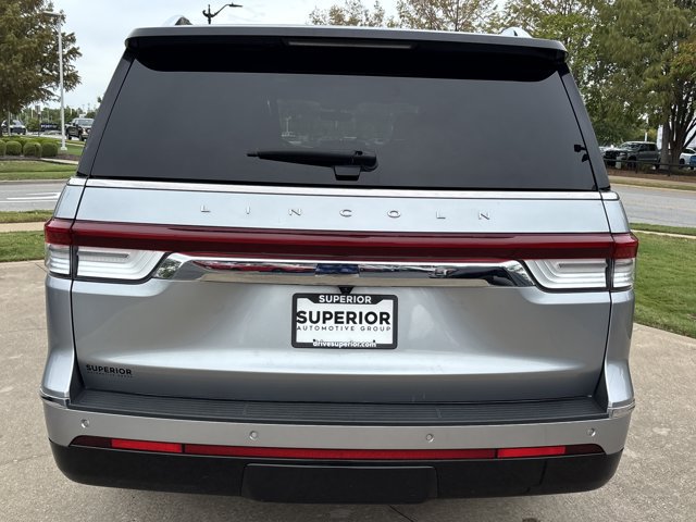Used 2022 Lincoln Navigator L Reserve AWD/4WD image 5