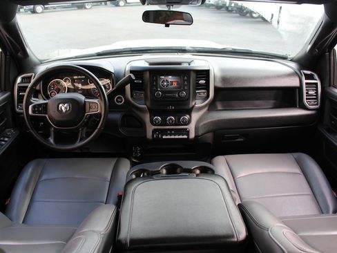 Used 2024 RAM 3500 Tradesman w/ Chrome Appearance Group image 28