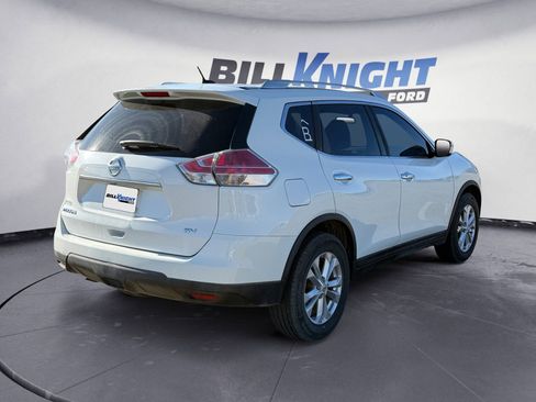 Used 2016 Nissan Rogue SV image 5