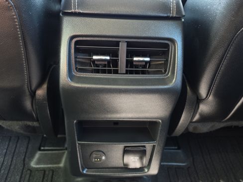 Used 2022 Ford Edge Titanium AWD/4WD image 32