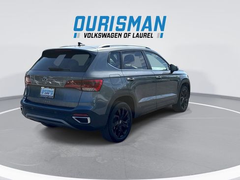 Used 2023 Volkswagen Taos SE w/ Panoramic Sunroof Package FWD image 8