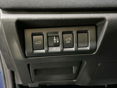 Used 2021 Subaru Outback Premium image 17