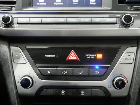 Used 2018 Hyundai Elantra SEL image 19