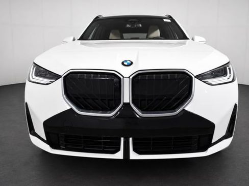 Used 2025 BMW X3 xDrive30i AWD/4WD image 2