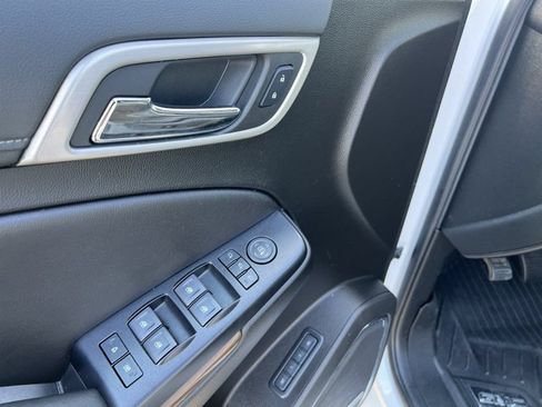Used 2020 GMC Yukon Denali w/ Open Road Package AWD/4WD image 24