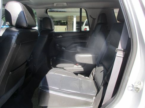 Used 2017 GMC Yukon SLT RWD image 17