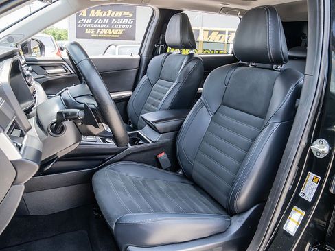 Used 2024 Mitsubishi Outlander FWD image 14