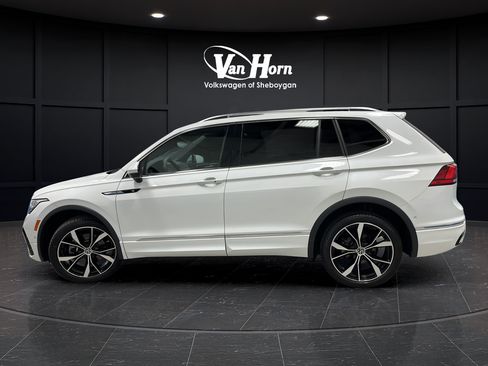 Used 2024 Volkswagen Tiguan SEL R-Line AWD/4WD image 4