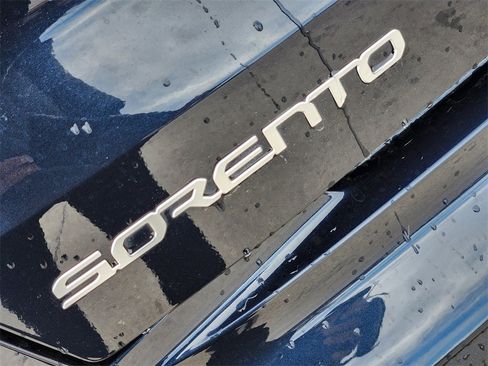 Certified 2023 Kia Sorento SX Prestige image 9