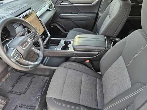 Used 2025 GMC Acadia Elevation image 16