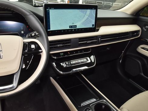 New 2026 Lincoln Corsair Reserve image 26