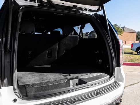 Used 2022 Chevrolet Suburban Premier image 57