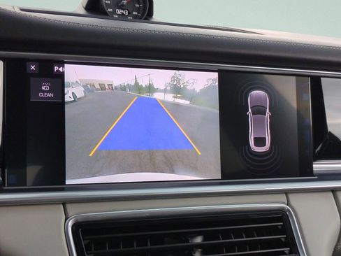 Used 2018 Porsche Panamera 4S AWD/4WD image 17