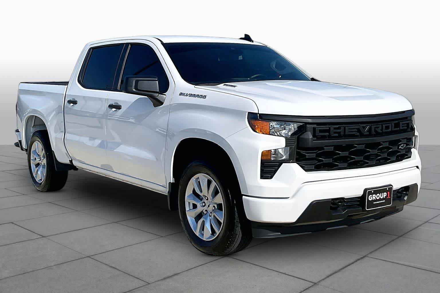 Certified 2025 Chevrolet Silverado 1500 Custom RWD image 3