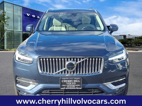 Certified 2023 Volvo XC90 B6 Plus image 2