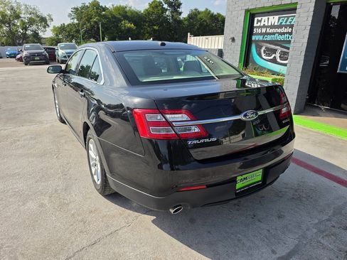Used 2013 Ford Taurus SE FWD image 11