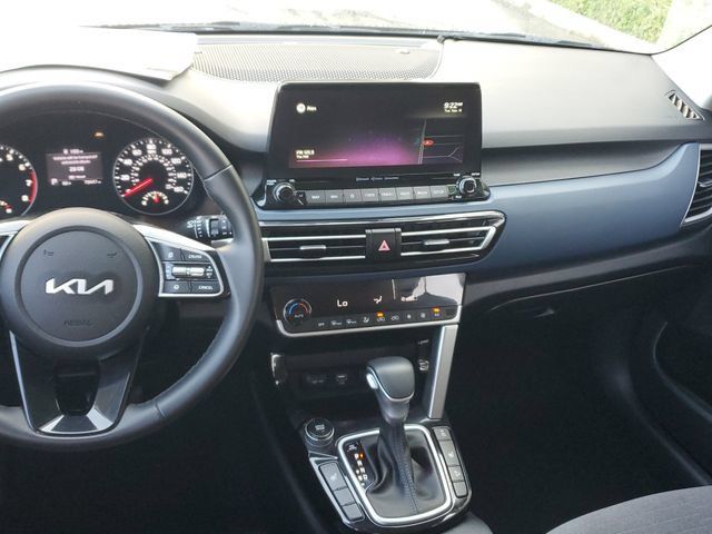 Certified 2022 Kia Seltos Nightfall Edition AWD/4WD image 14